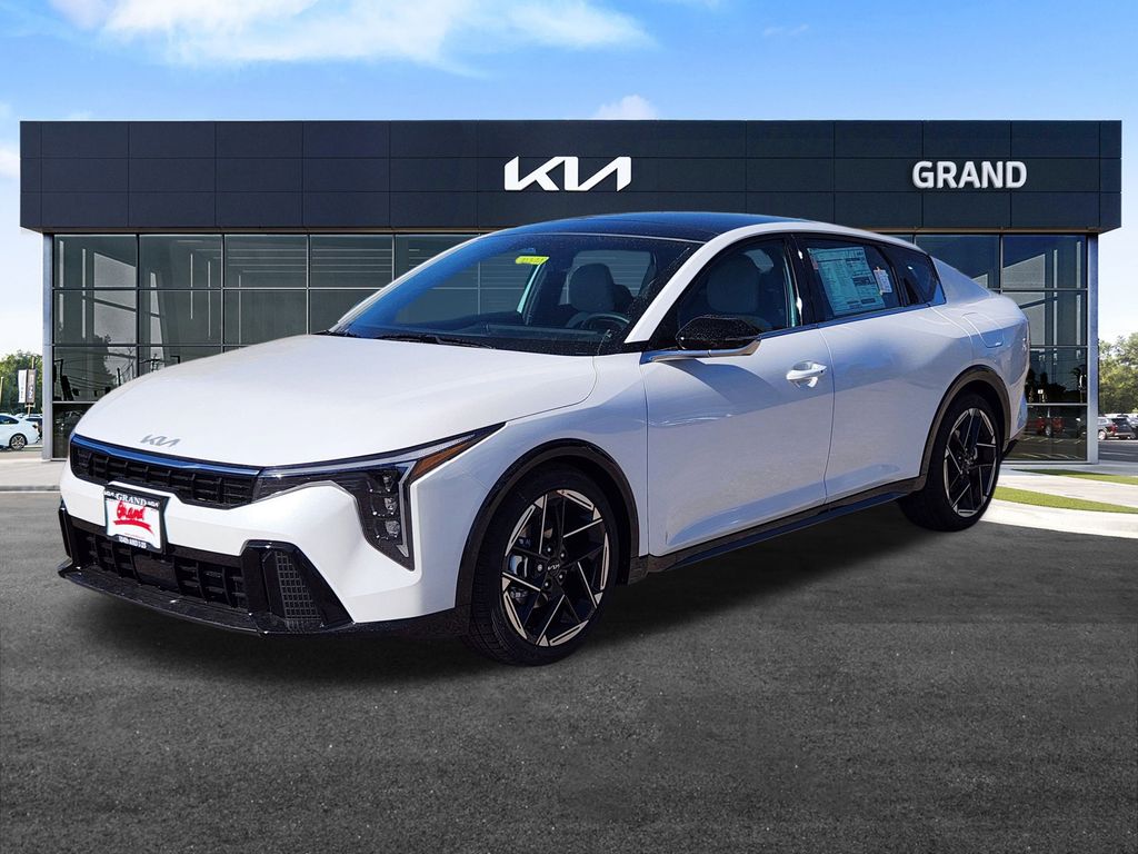 2025 Kia K4 GT-Line photo 4