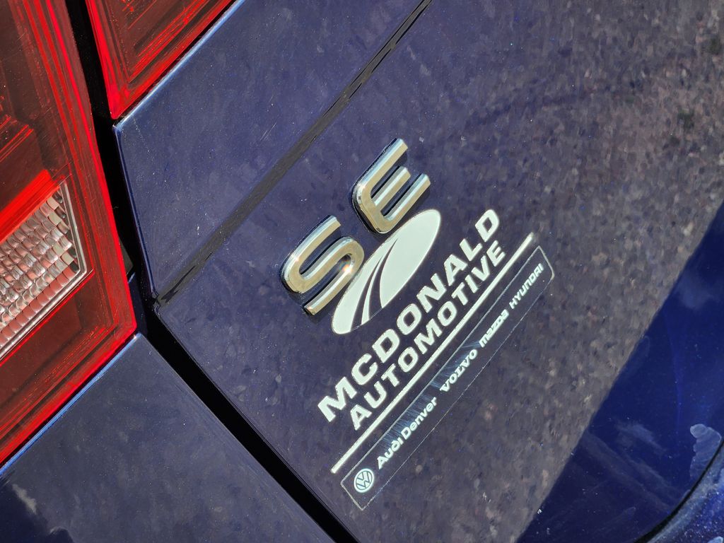 2022 Volkswagen Tiguan SE - Photo 13