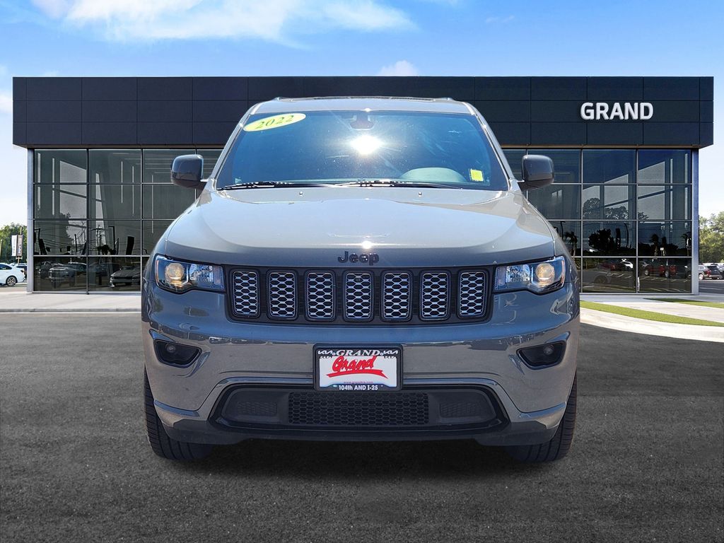 2022 Jeep Cherokee Laredo X photo 2