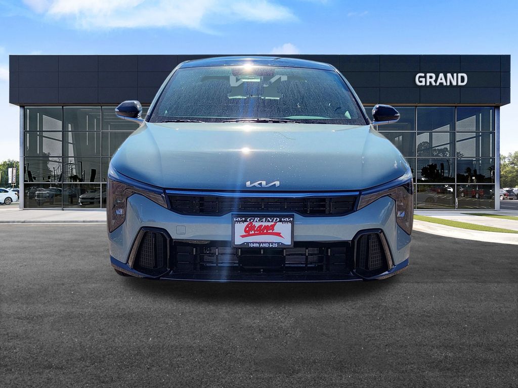 2025 Kia K4 GT-Line photo 3