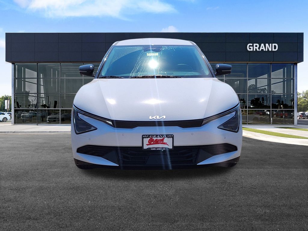 2025 Kia EV6 Wind photo 3