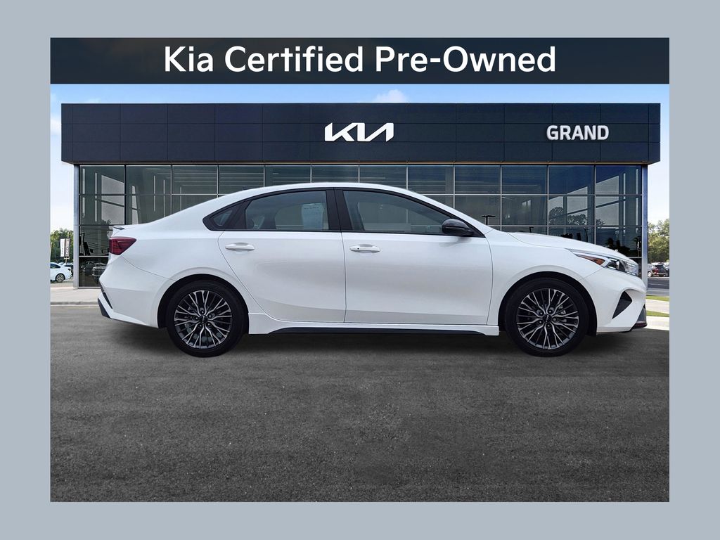 2024 Kia Forte GT-Line AT's photo