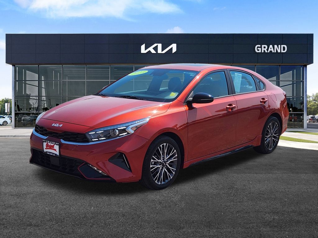 2023 Kia Forte GT-Line photo 4