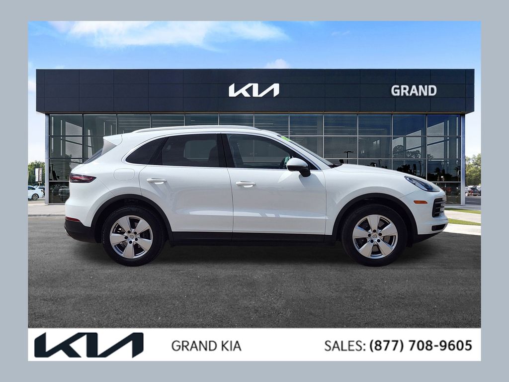 2023 Porsche Cayenne Base