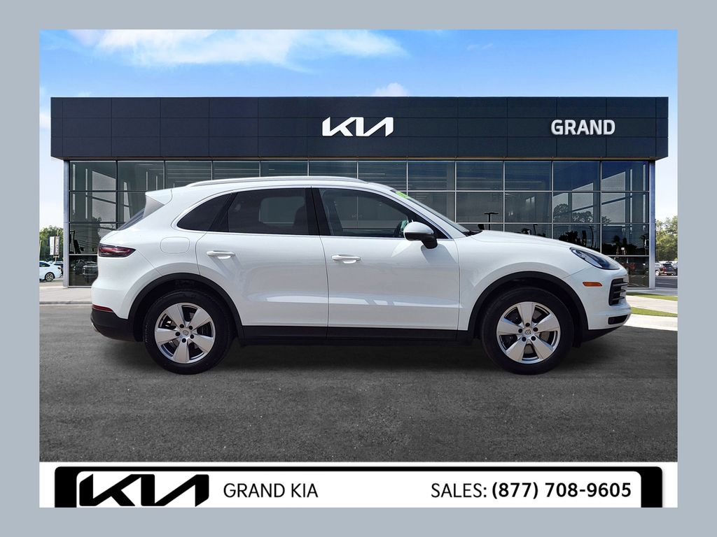 2023 Porsche Cayenne Base