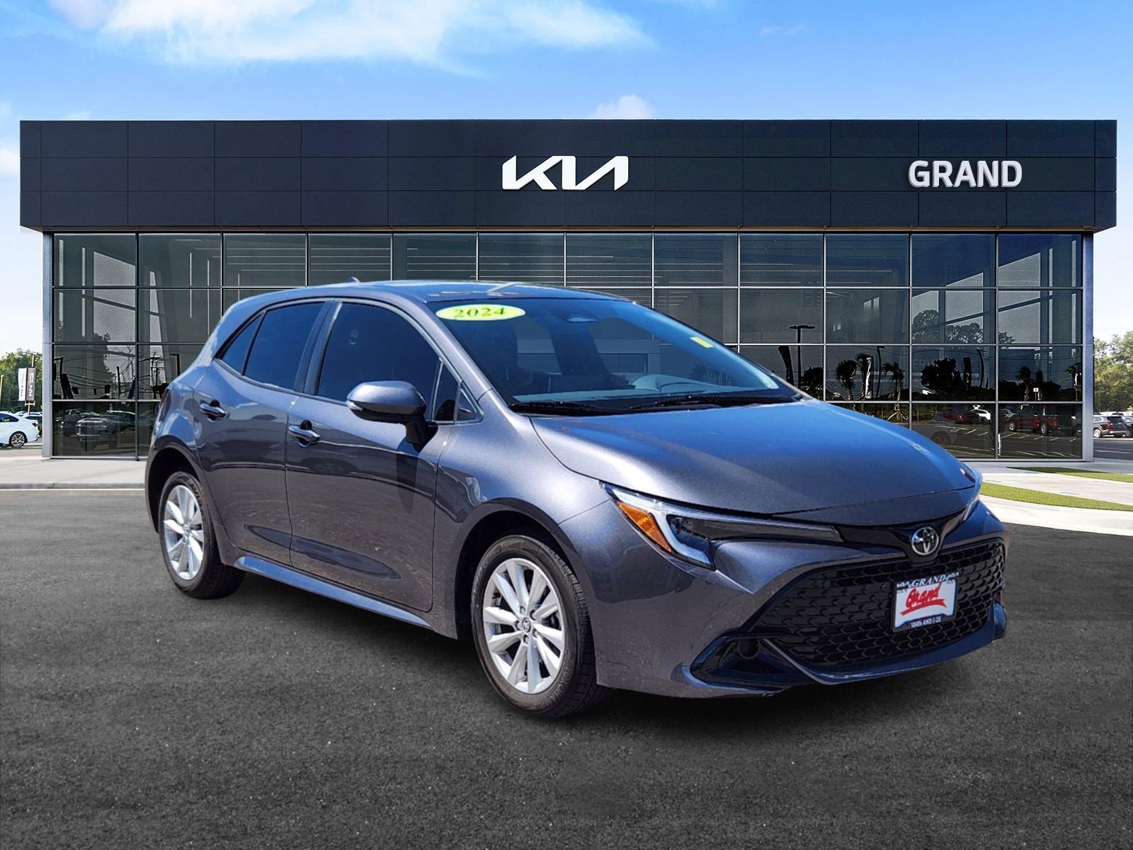 Used 2024 Toyota Corolla Hatchback SE with VIN JTND4MBE8R3220581 for sale in Thornton, CO