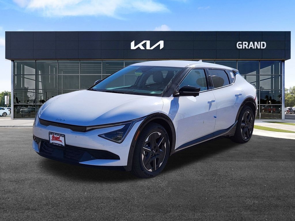 New 2025 Kia EV6 Wind SUV