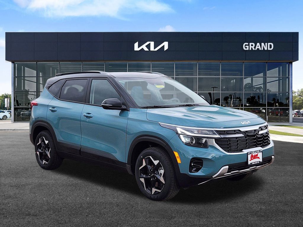2026 Kia Seltos S photo 2