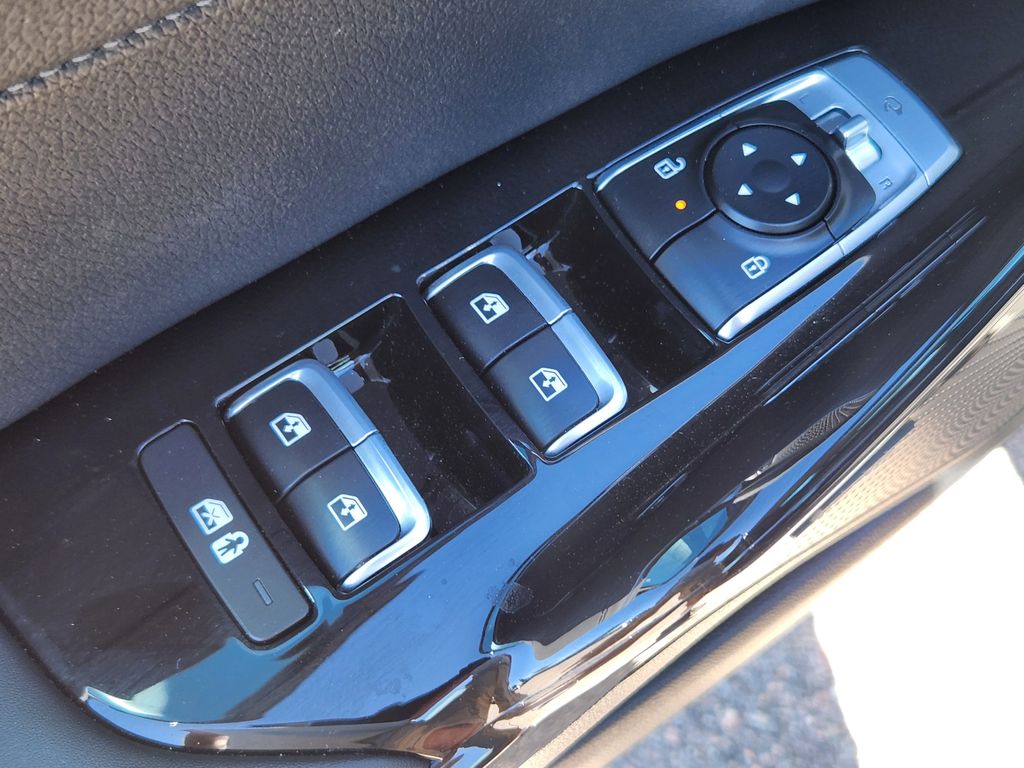 2025 Kia K5 EX - Photo 8