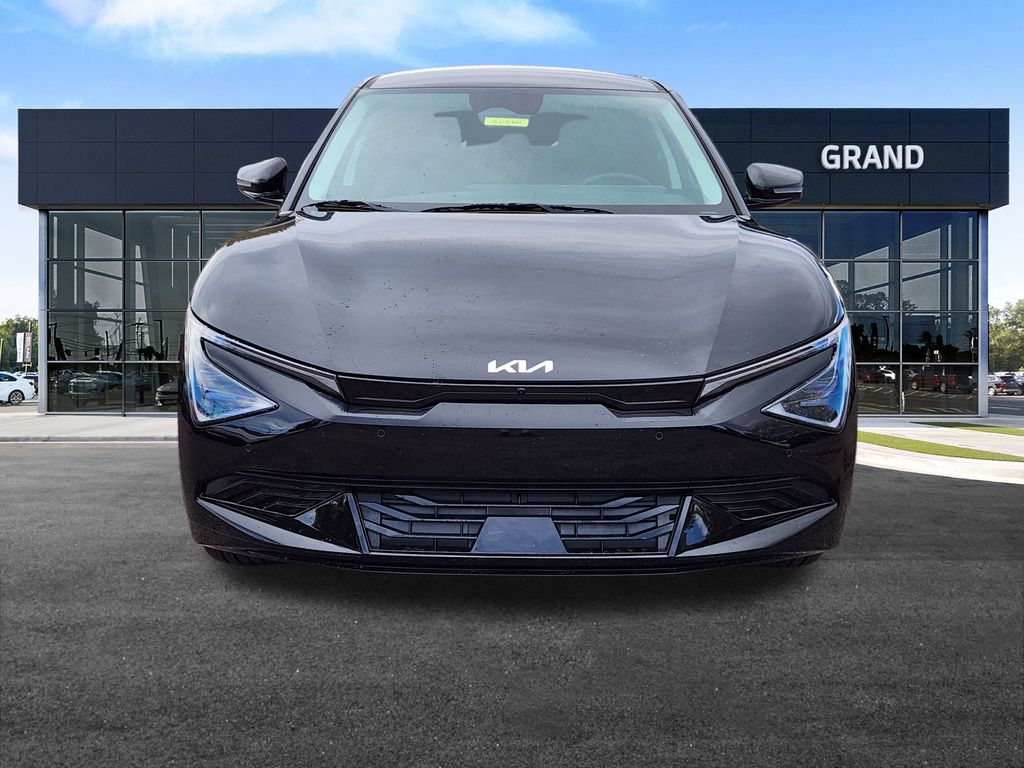 2025 Kia EV6 Wind photo 2