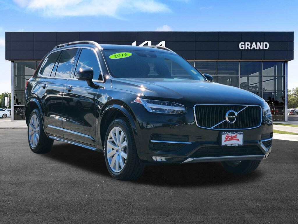 Used 2016 Volvo XC90 T6 Momentum SUV