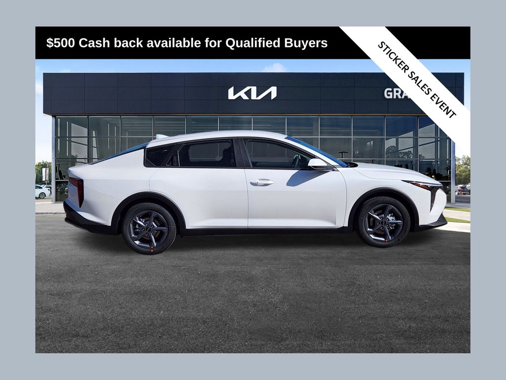 2026 Kia K4 LXS AT's photo