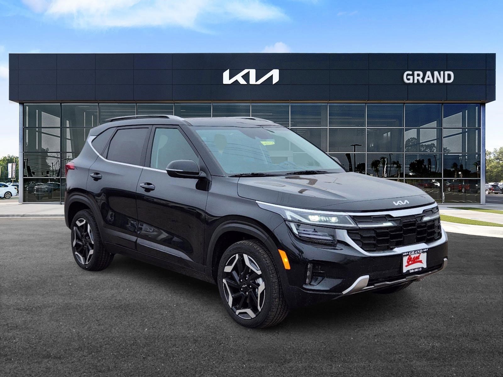 Used 2024 Kia Seltos SX with VIN KNDETCA71R7636778 for sale in Thornton, CO