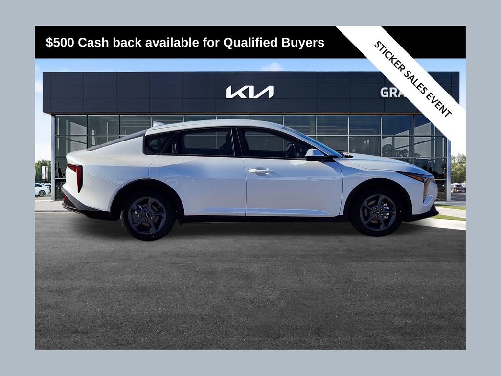 2026 Kia K4 LXS AT's photo