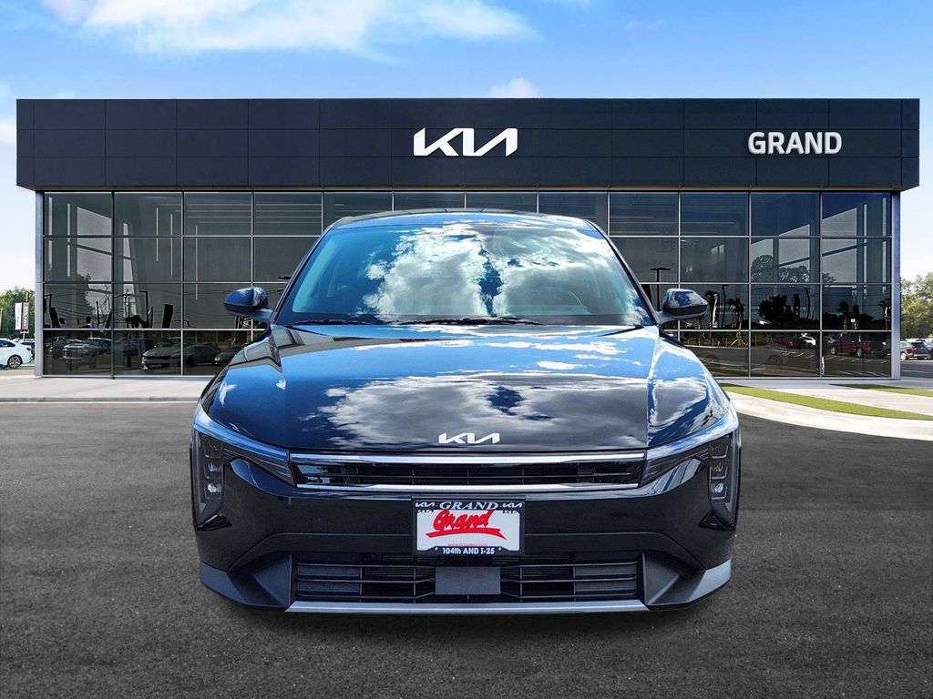 2025 Kia K4 EX photo 2