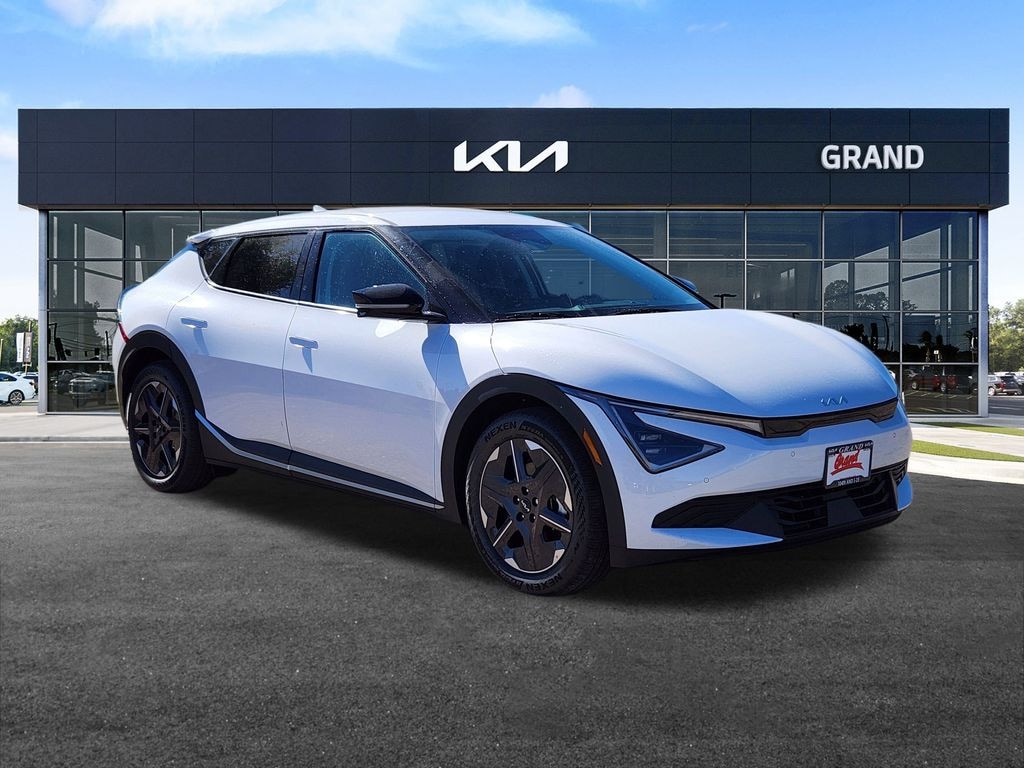 New 2025 Kia EV6 Light SUV