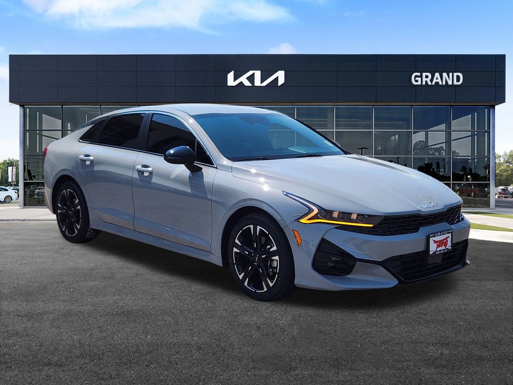 2024 Kia K5 GT-Line photo 2