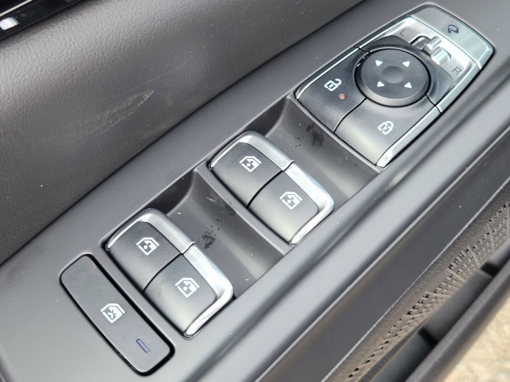 2025 Kia Carnival SX Prestige - Photo 11