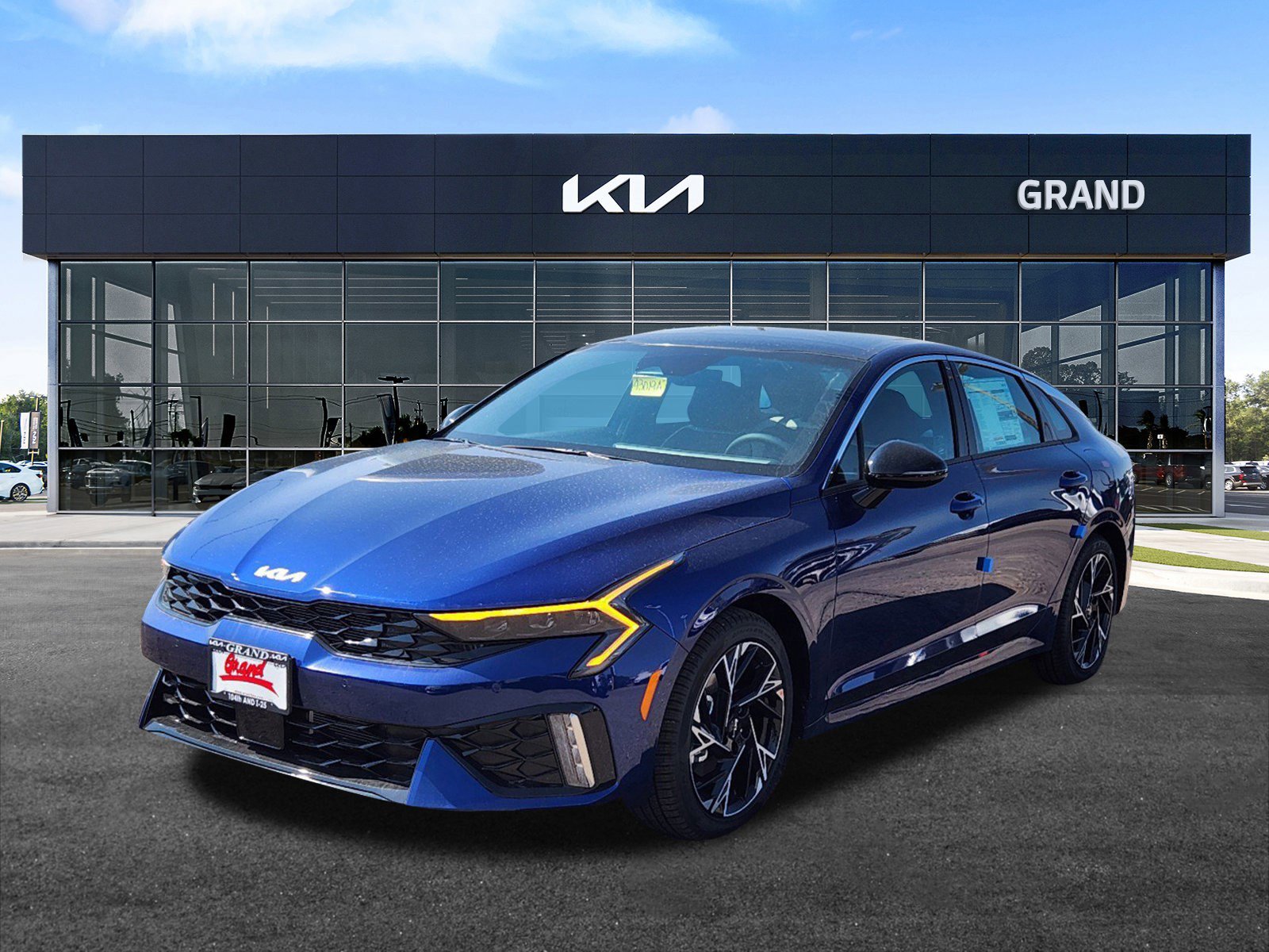 2025 Kia K5 GT-Line photo 4