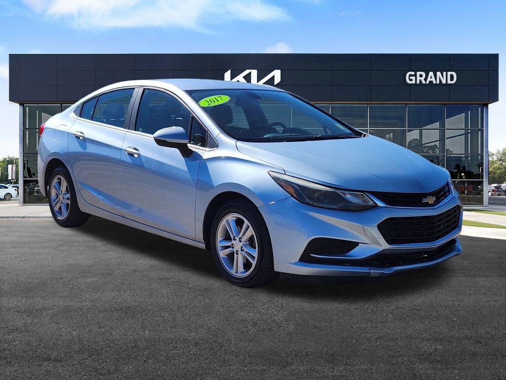 Used 2017 Chevrolet Cruze LT Sedan