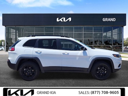 2022 Jeep Cherokee X SUV