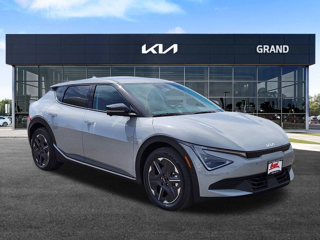 2025 Kia EV6 Light photo 2