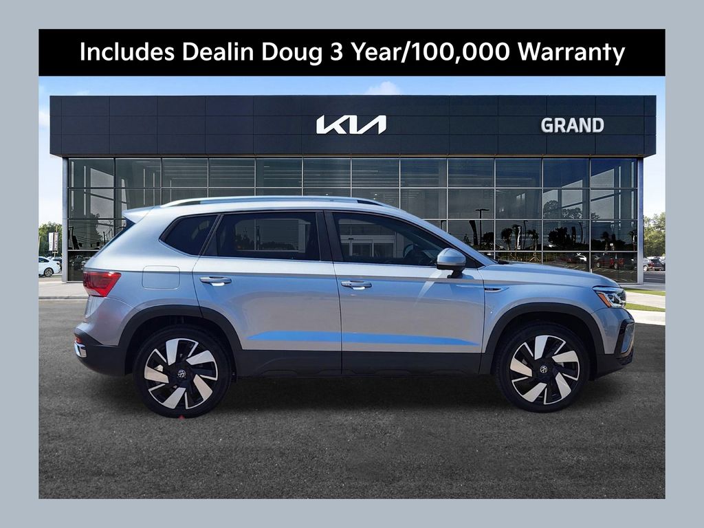 2024 Volkswagen Taos SEL's photo