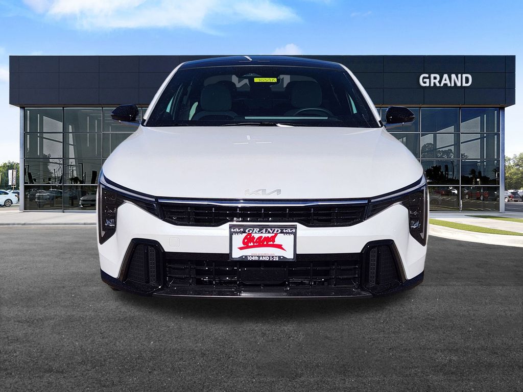 2025 Kia K4 GT-Line photo 3