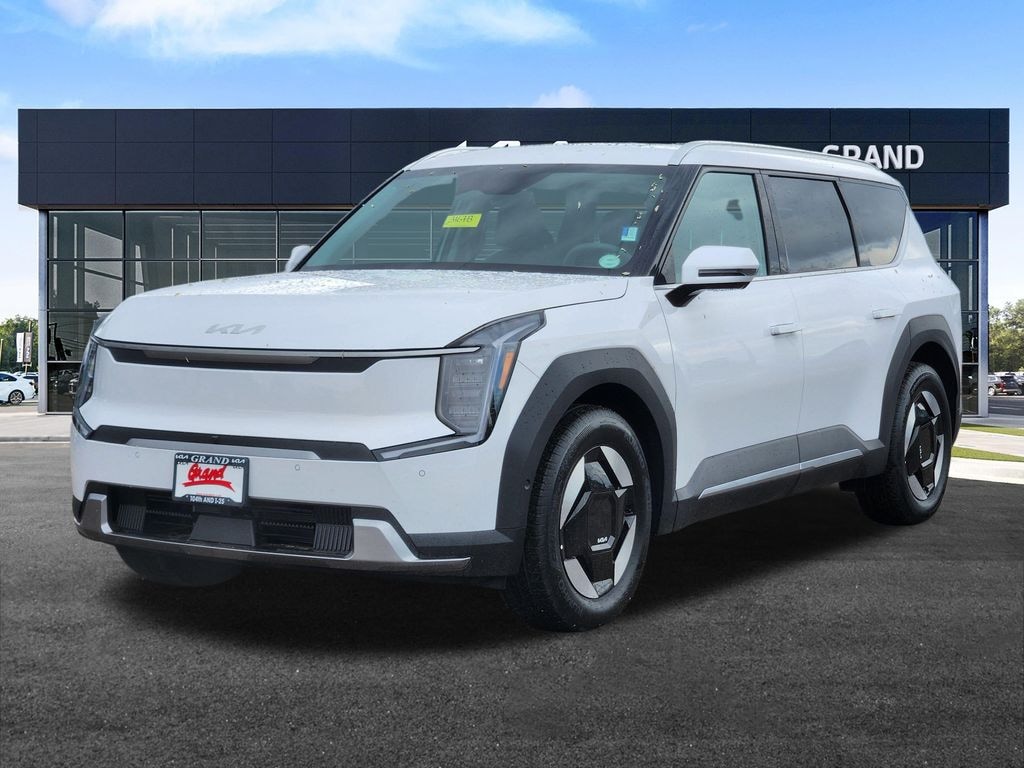 New 2026 Kia EV9 Wind SUV