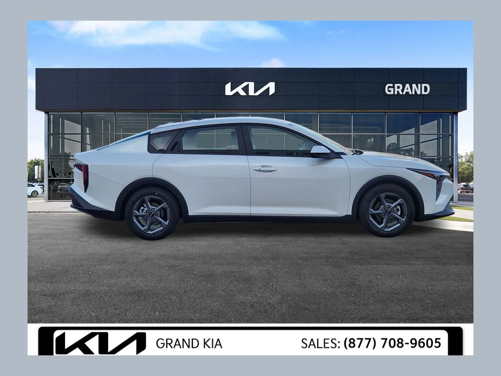 2025 Kia K4 LXS's photo