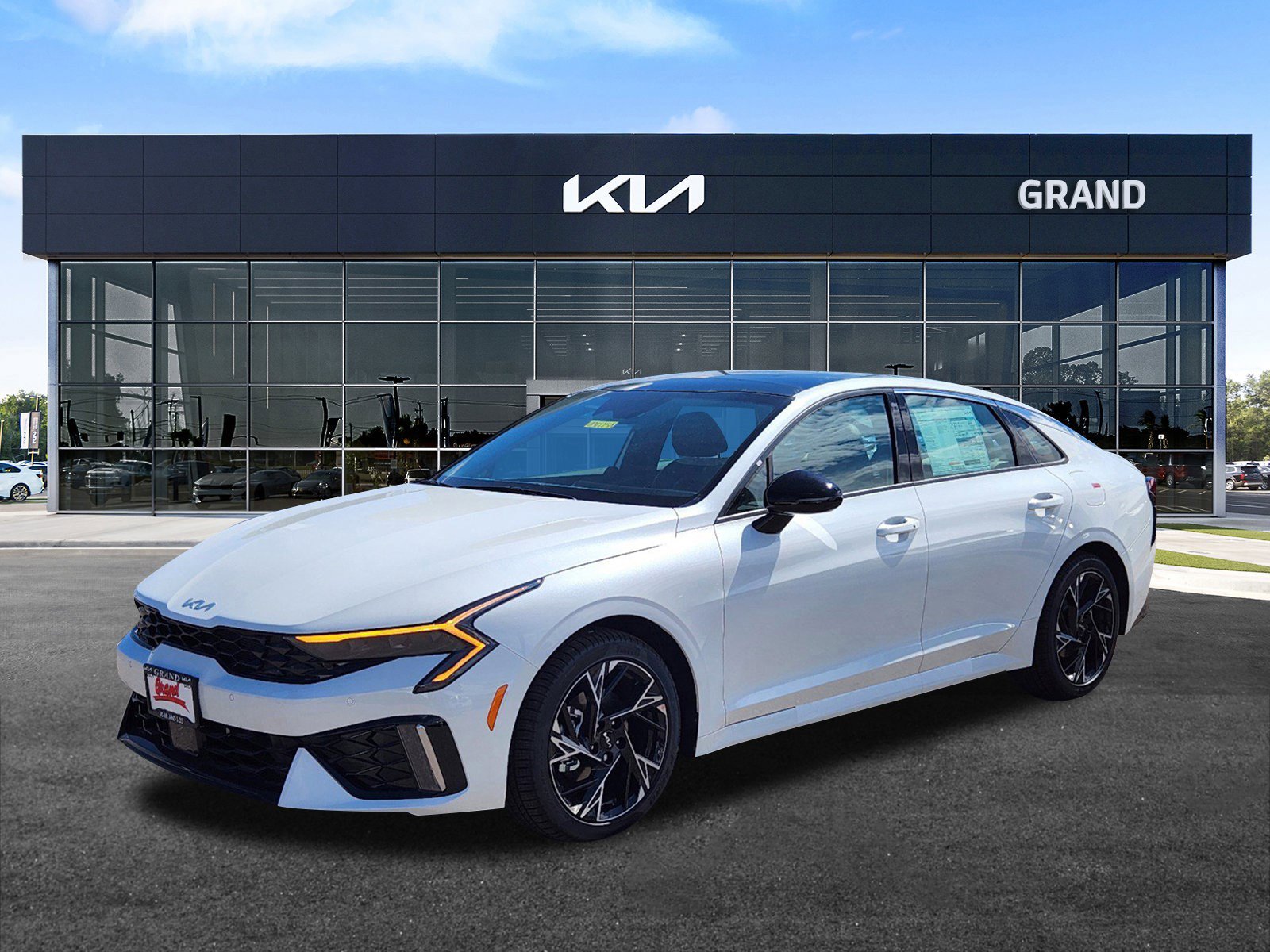 2025 Kia K5 GT-Line photo 4