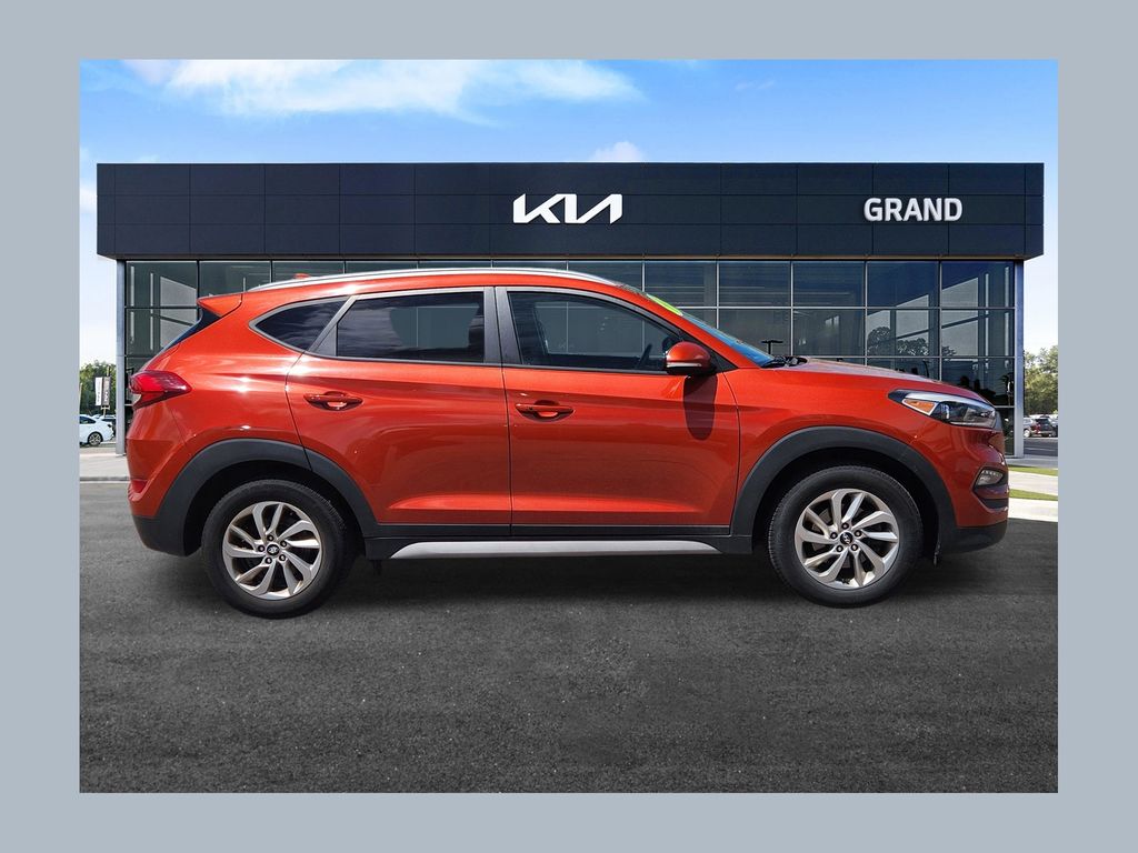 2017 Hyundai Tucson SE Plus AWD's photo