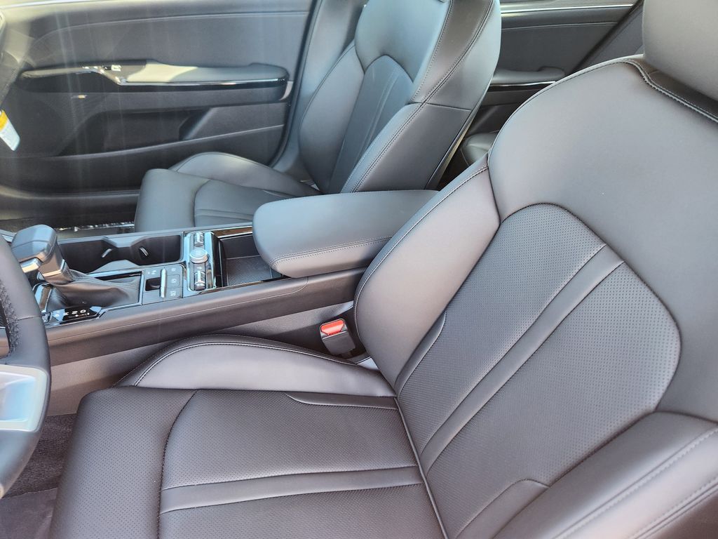 2025 Kia K5 EX - Photo 9