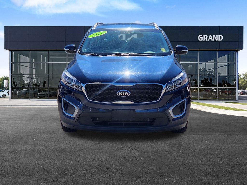 2017 Kia Sorento LX photo 2