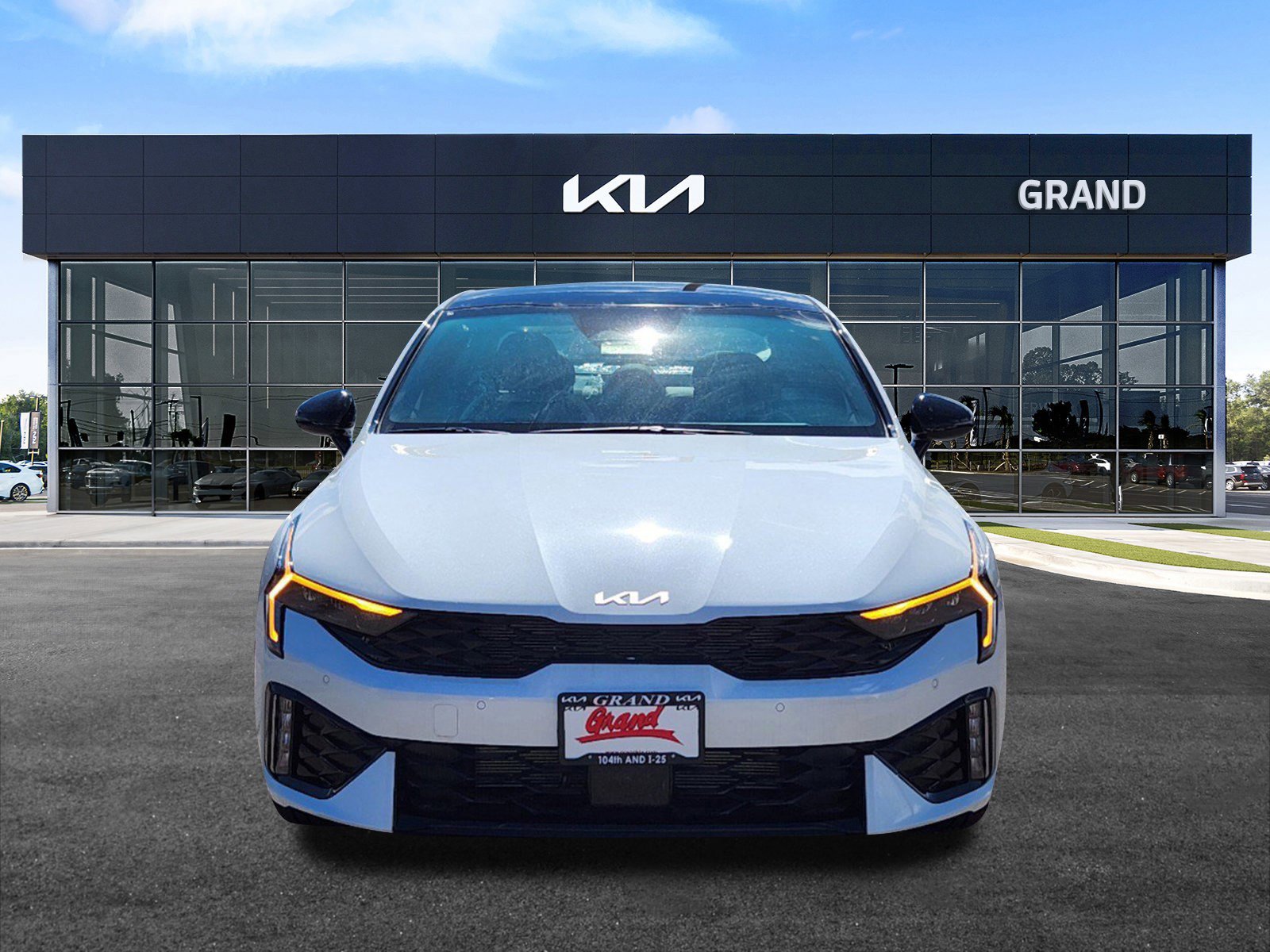 2025 Kia K5 GT-Line photo 3