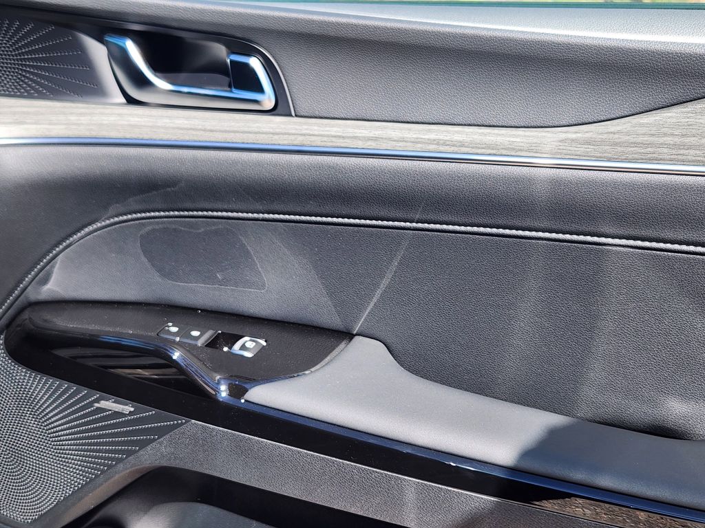 2025 Kia K5 EX - Photo 16