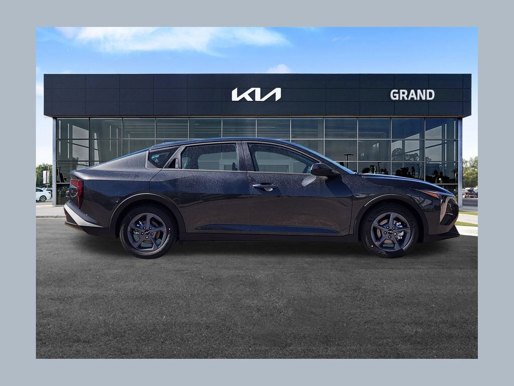 New 2026 Kia K4 LXS Sedan