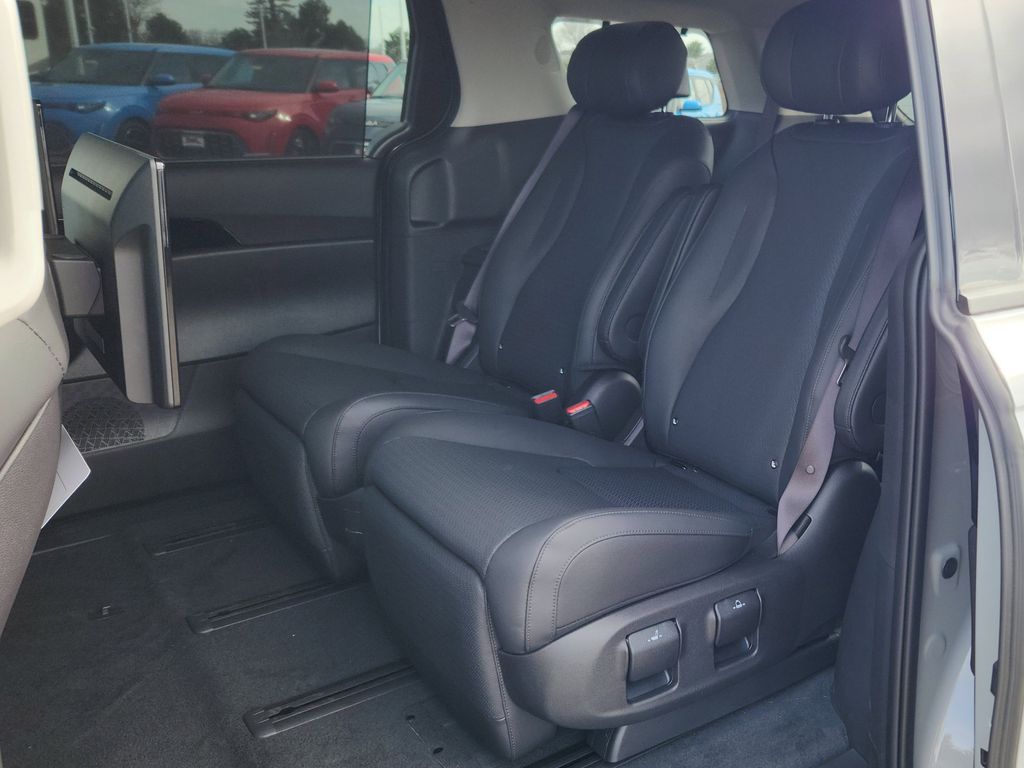 2025 Kia Carnival SX Prestige - Photo 14