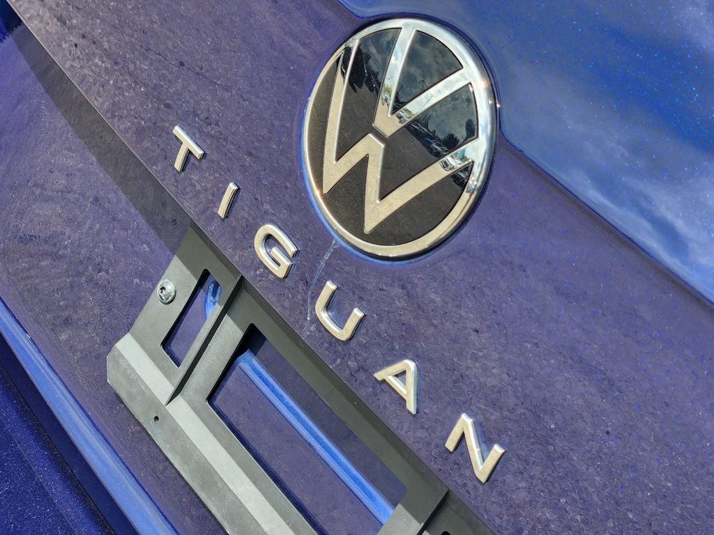 2022 Volkswagen Tiguan SE - Photo 12