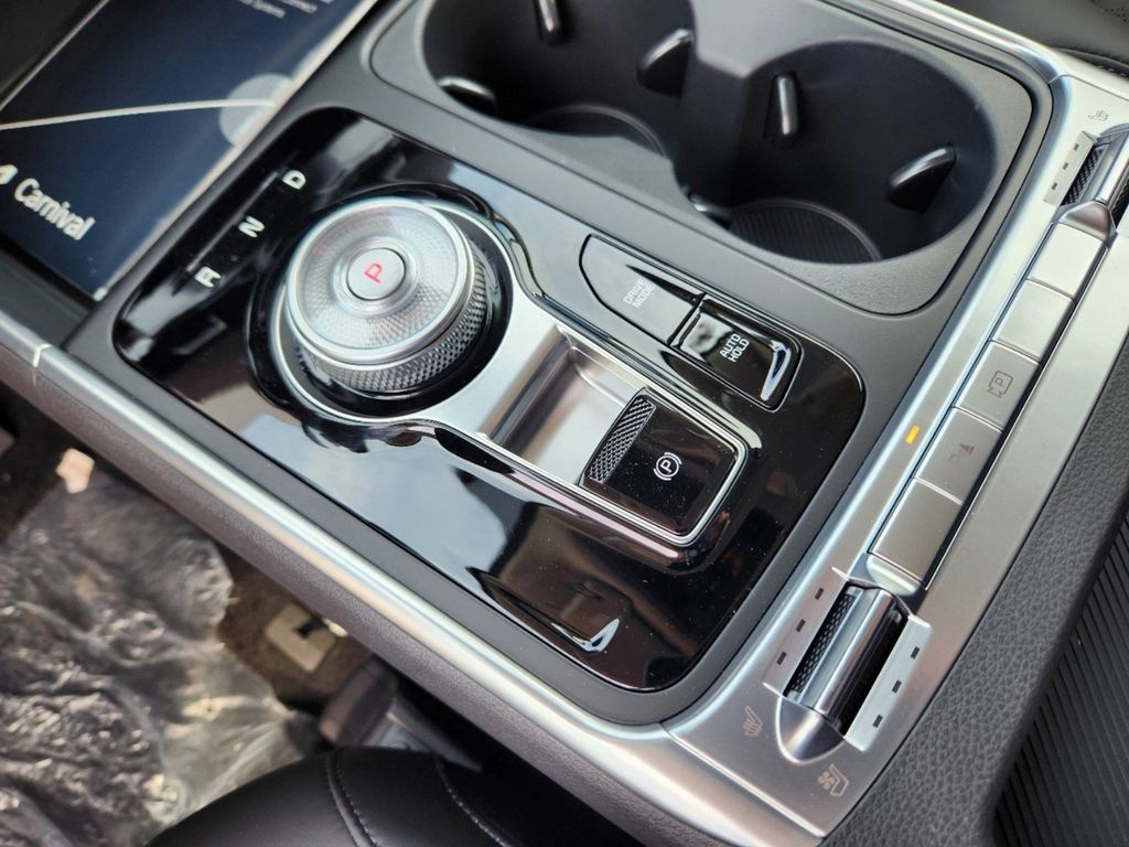2025 Kia Carnival SX - Photo 23