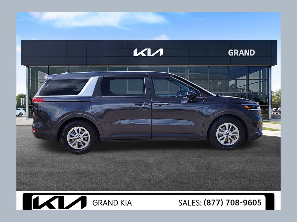 2023 Kia Carnival LX Seat Pkg's photo