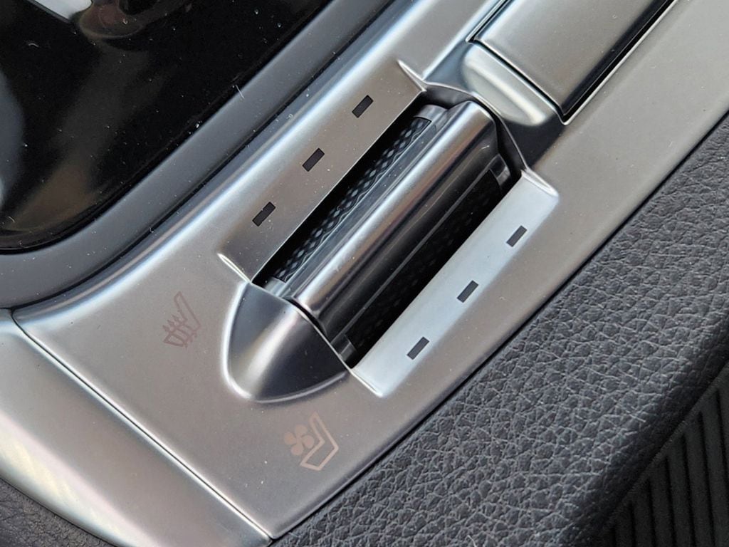 2025 Kia Carnival SX - Photo 24