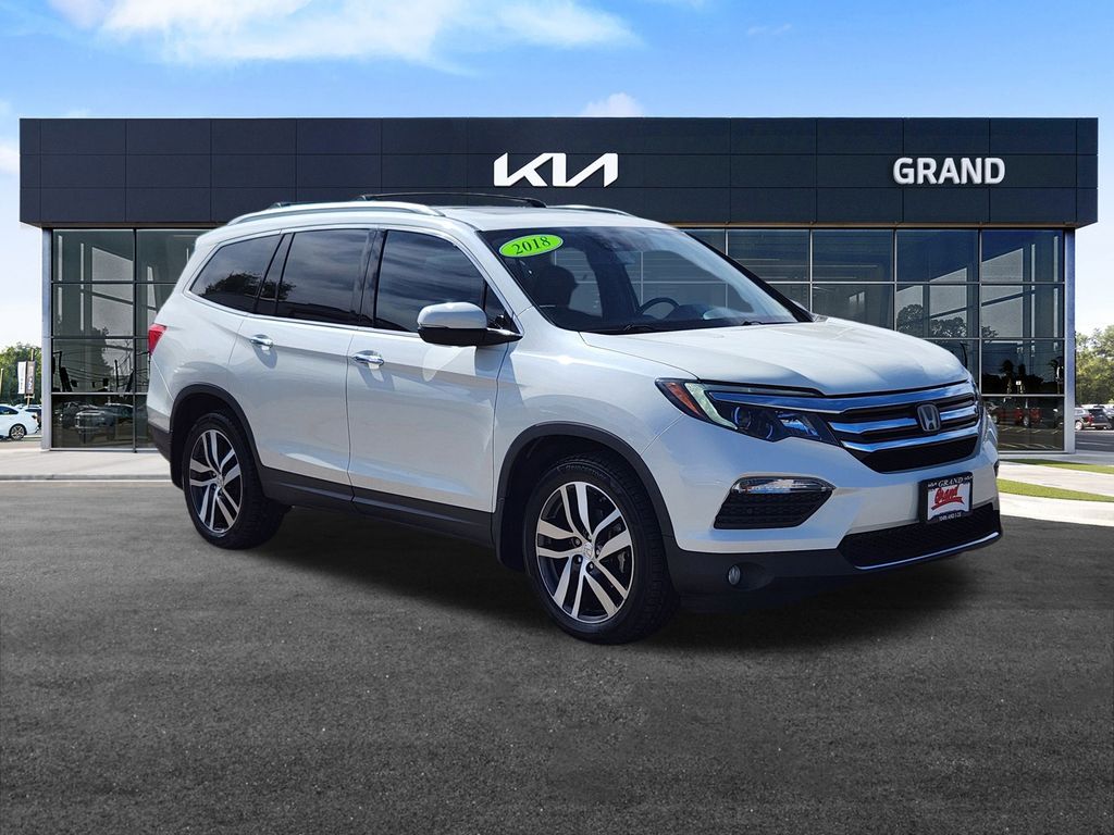 2018 Honda Pilot Elite photo 2