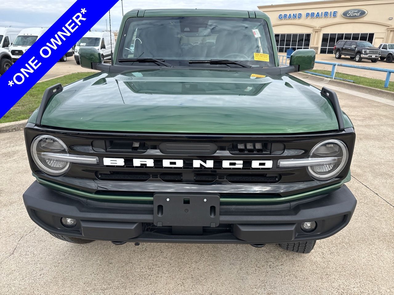 2025 Ford Bronco Outer Banks photo 2