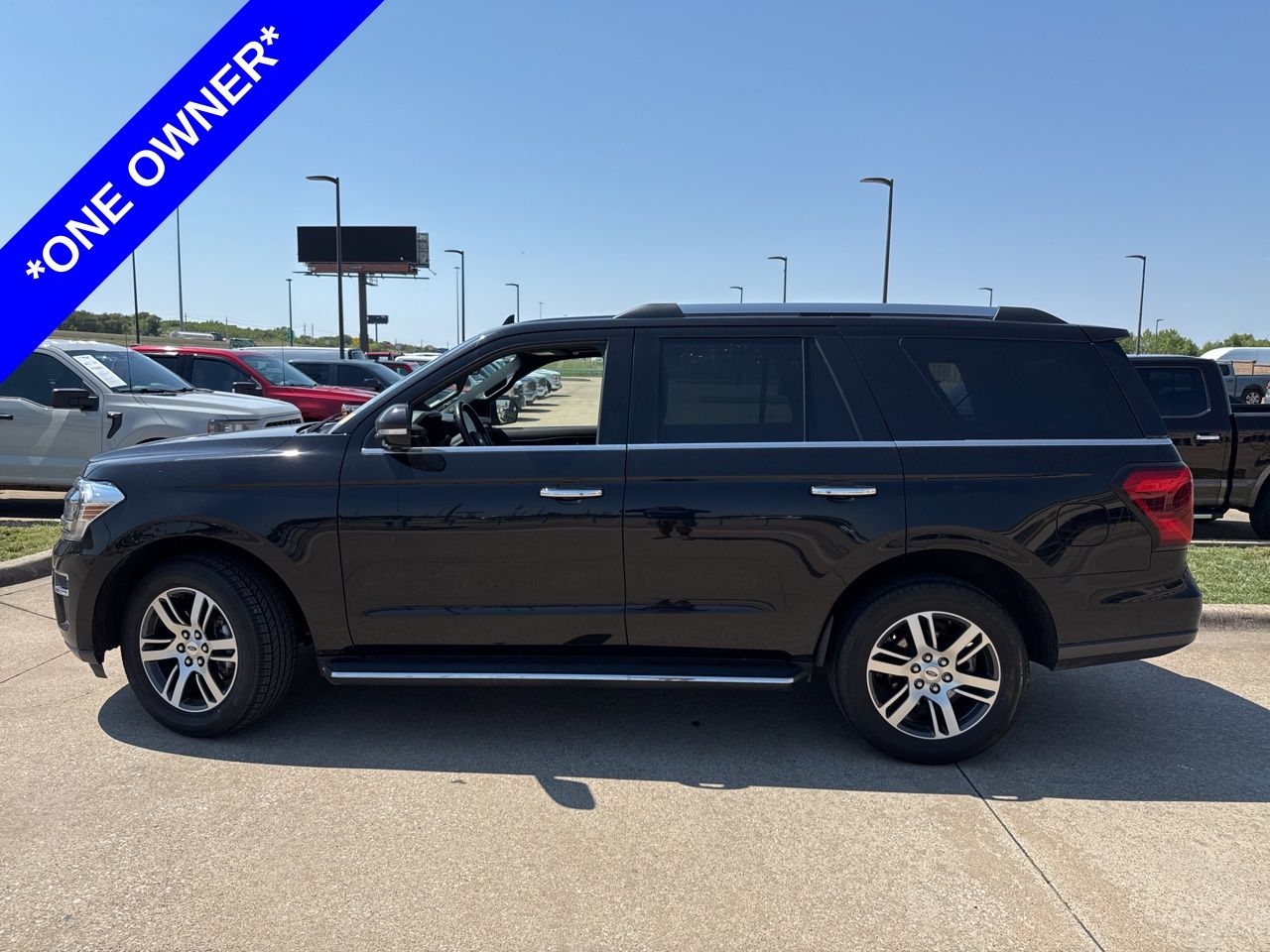 2023 Ford Expedition Limited photo 3