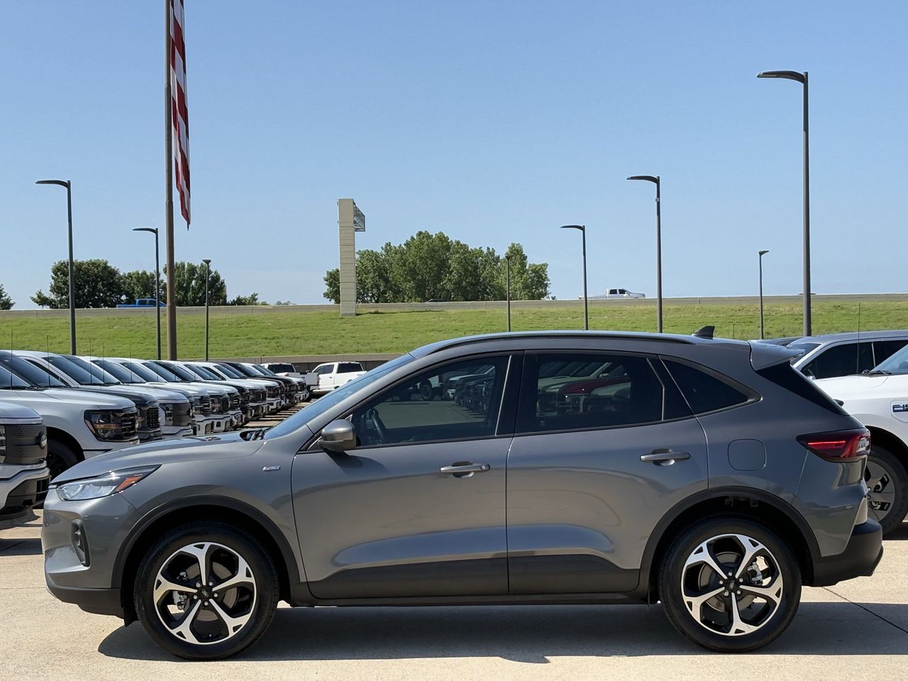 2025 Ford Escape ST-Line Select photo 3