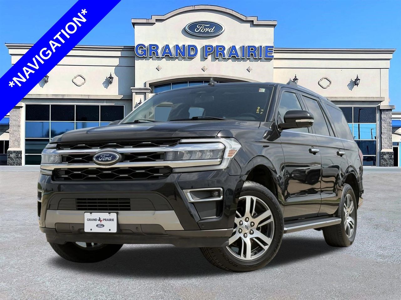 2022 Ford Expedition Limited's photo