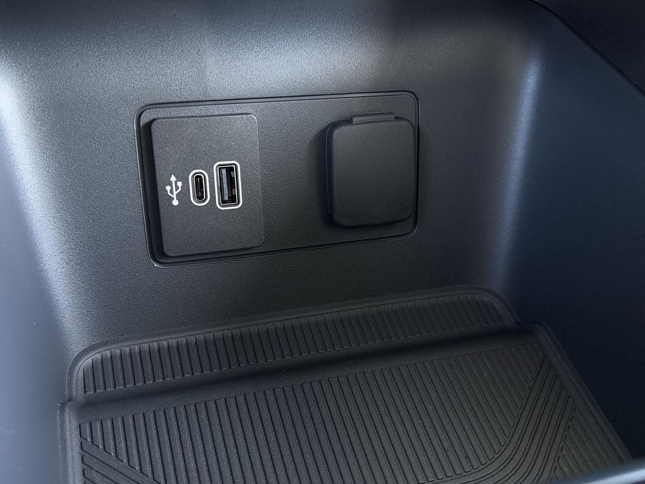 2026 Ford Explorer Active - Photo 20