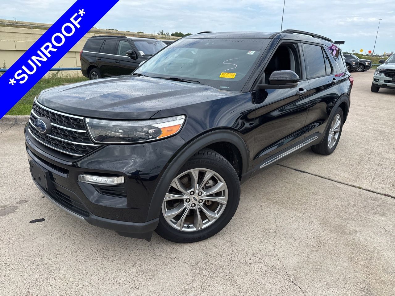 2022 Ford Explorer XLT RWD's photo