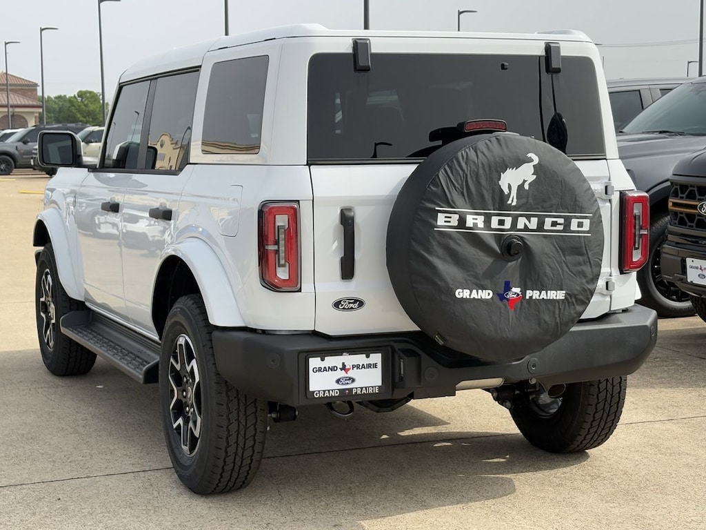 New 2026 Ford Bronco Outer Banks SUV